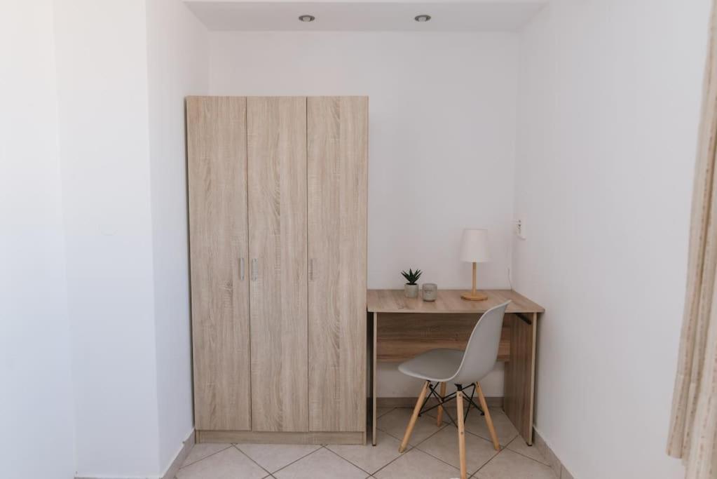 Sunny Apartment For Couples & Friends In Centre Iraklio Exterior foto
