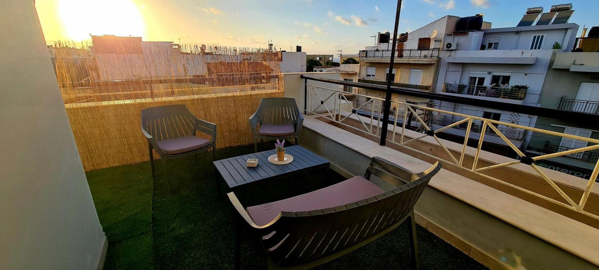 Sunny Apartment For Couples & Friends In Centre Iraklio Exterior foto
