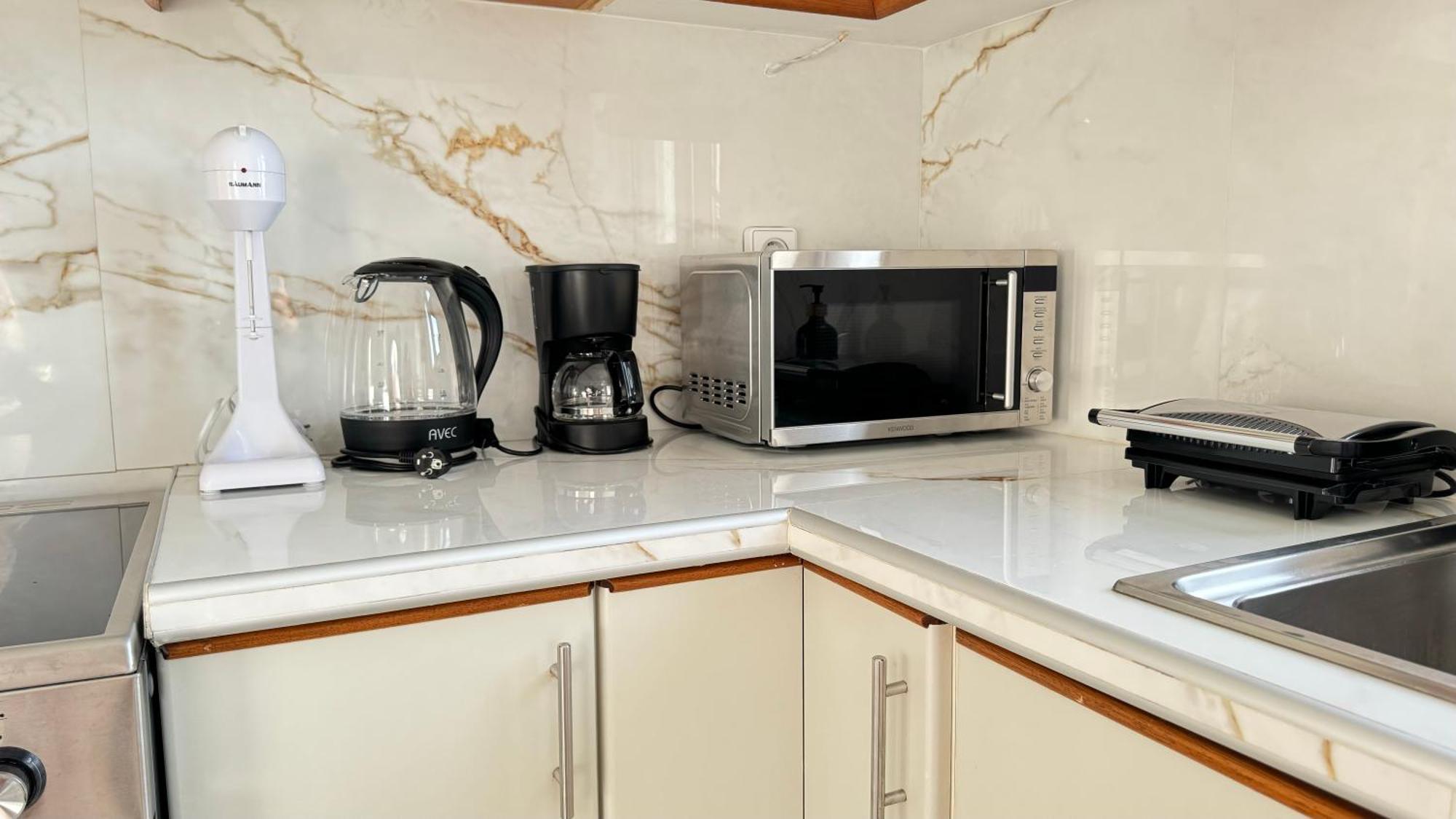 Sunny Apartment For Couples & Friends In Centre Iraklio Exterior foto